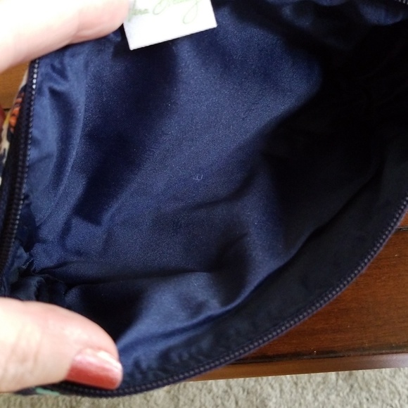 💙 VERA BRADLEY CASE - Picture 6 of 7